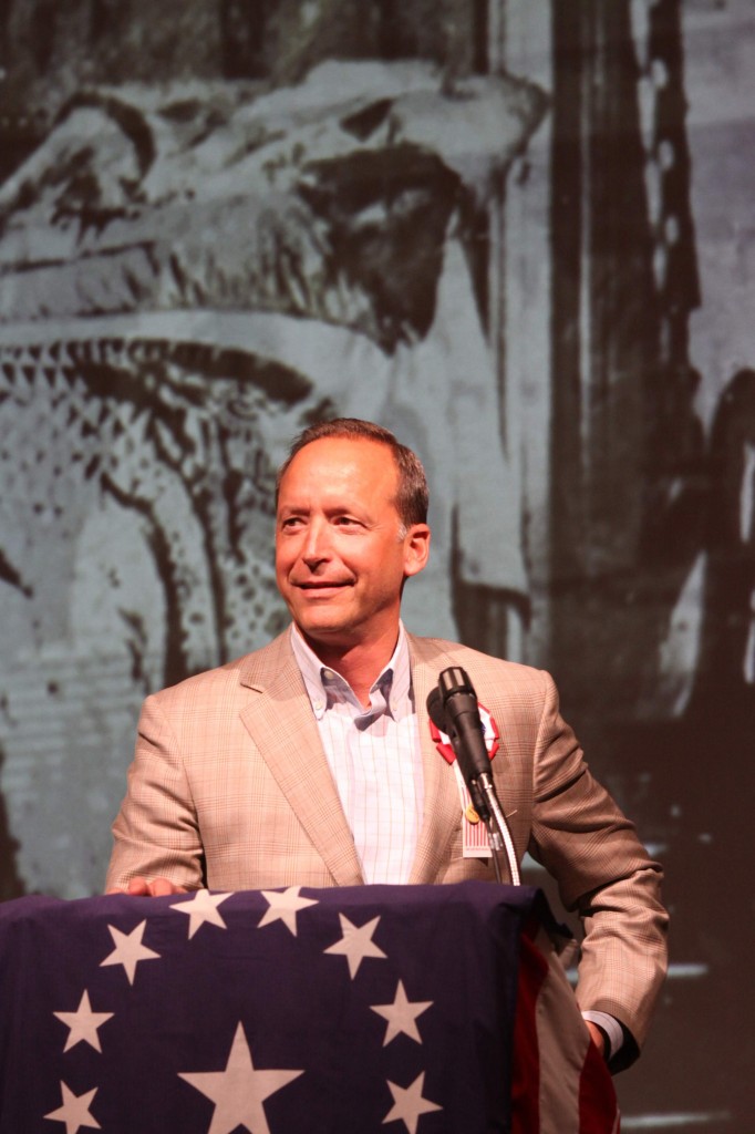 Evan Weiner speaking - photo by Bob Brodbeck Evan Weiner speaking - photo by Bob Brodbeck