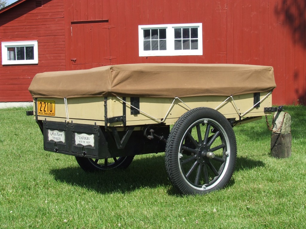 1927 Auto-Kamp trailer with plate