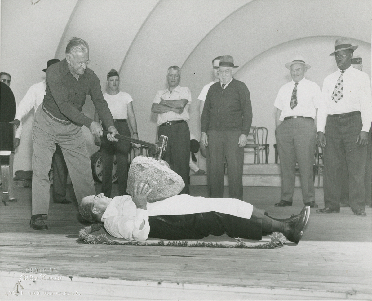 UAWFieldDay1948July25_Local600Box56Folder44 UAW Field Day activity with participants