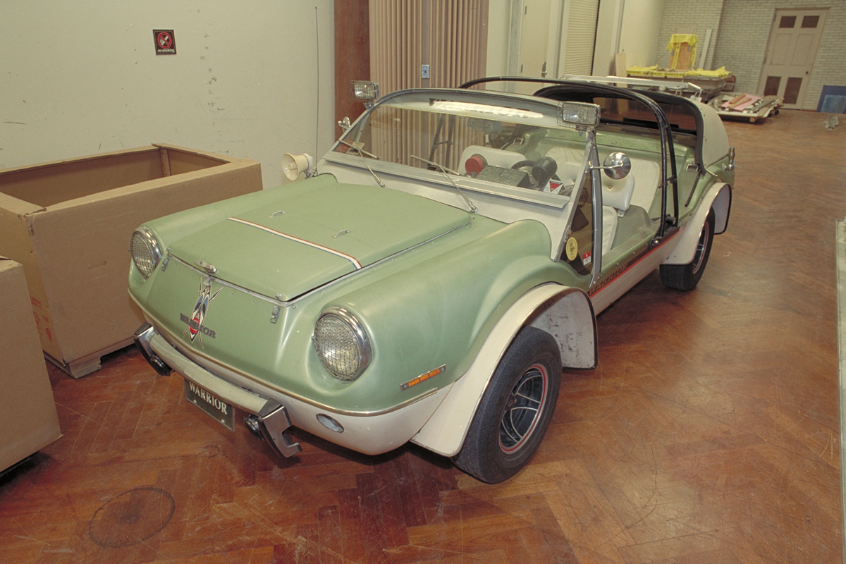 1974 Warrior Concept Car Green-and-beige doorless, open top vehicle