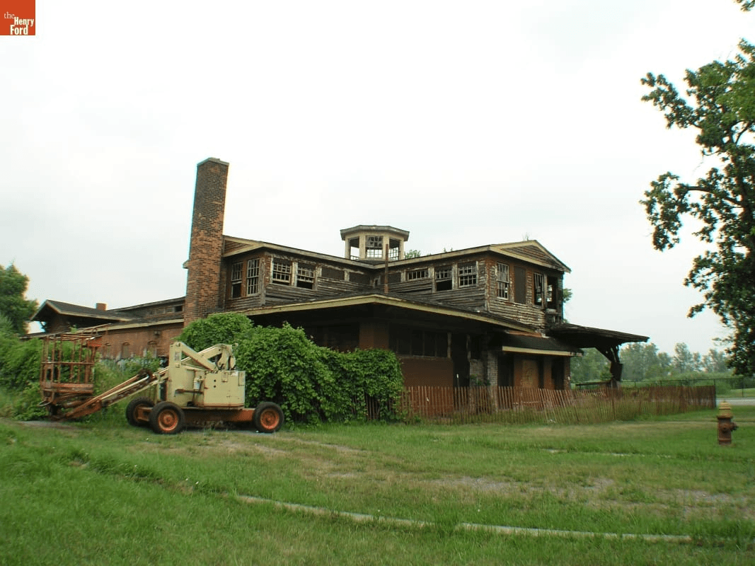 Dismantling the Riding Stable (Originally the Detroit Central Farmer's Market Building) at Belle Isle, Detroit, Michigan, 2003 GIF cycling through six images of a building in varying stages of deconstruction
