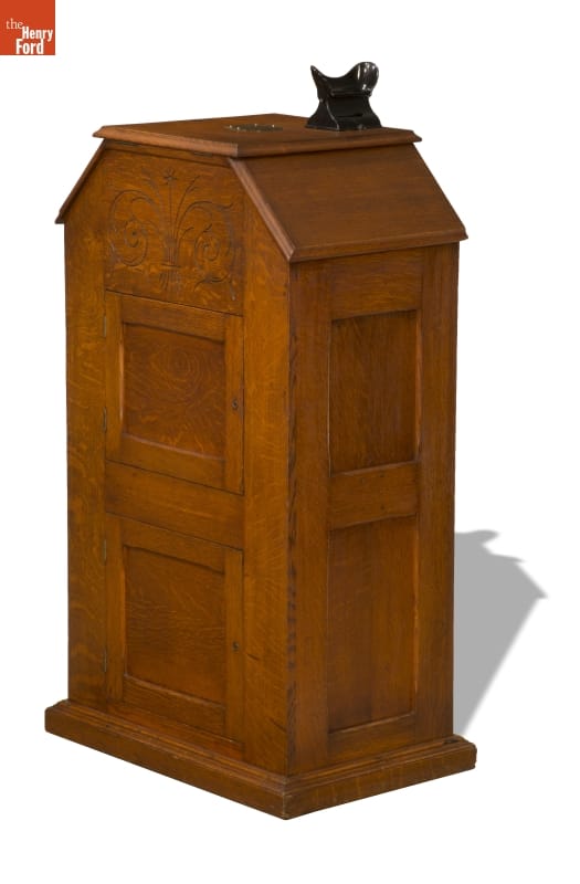 Edison Kinetoscope Peepshow, circa 1894 Edison Kinetoscope Peepshow, circa 1894