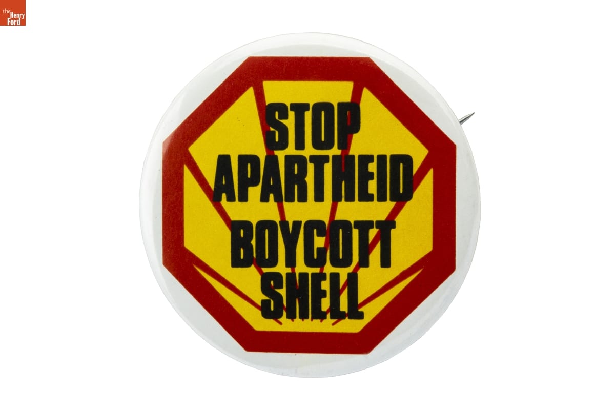 THF196996 'Stop Apartheid Boycott Shell' Button, circa 1986-1987, distributed by the National Labor Boycott Shell Committee