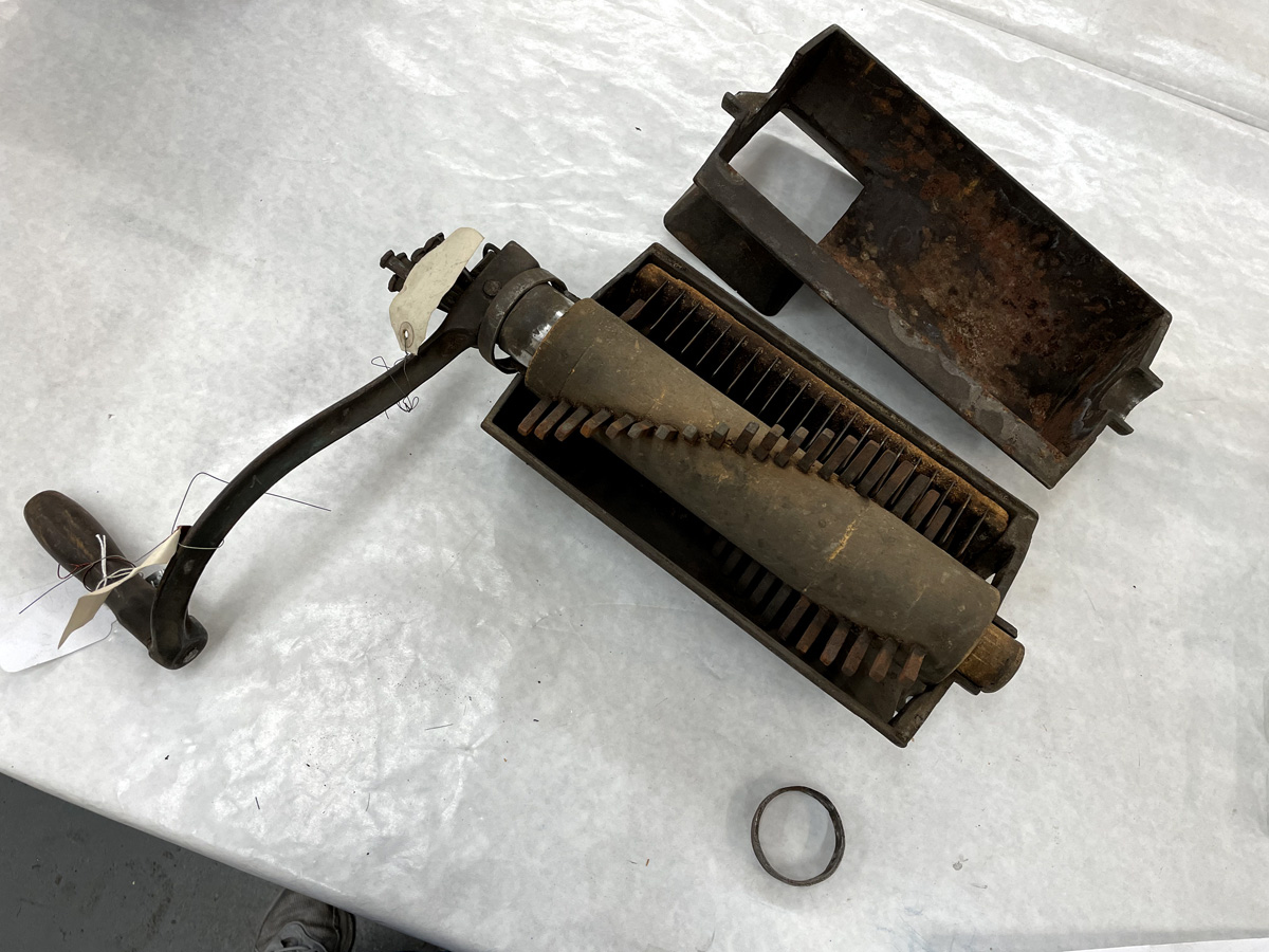 Corn-grinder-35.677v2 corn grinder pre cleaning