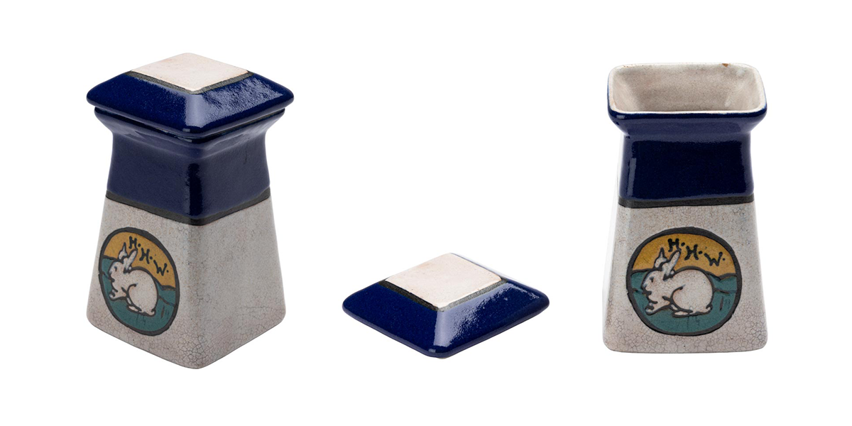 Tea caddy with the initials of the owner, designed by Edith Brown, unknown decorator, dated November 1921